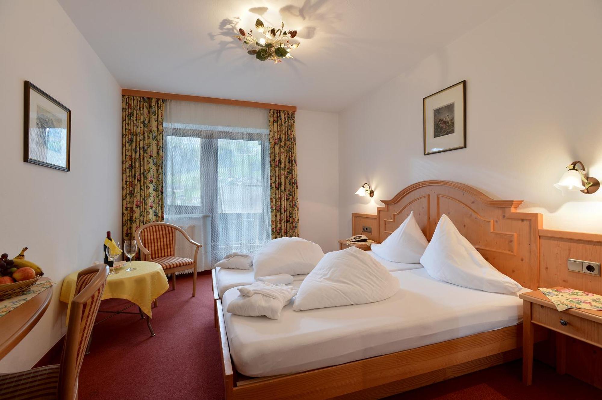 Hotel Schwarzer Adler Hippach Bilik gambar